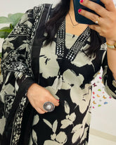 *🧶💫New Designer Floral Cotton Suit set collection*
*Designer Mughal/Kalamkari Fusion Floral print kurti pant dupatta set🌞🌤️*